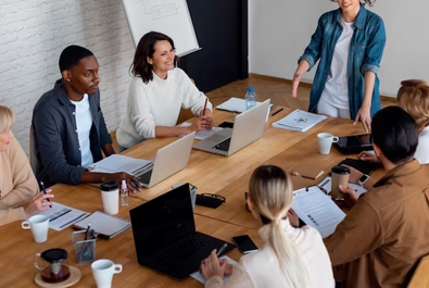 Voluntariado empresarial: benefícios para empresas e sociedade.